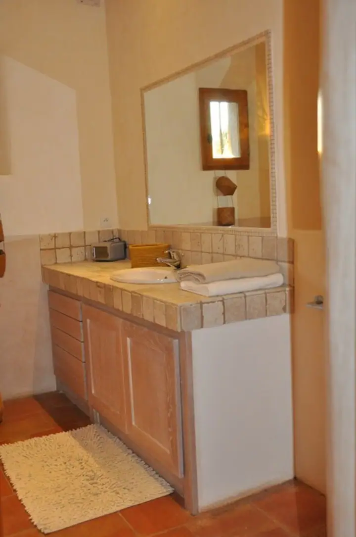 En-suite Bathroom - Master Bedroom