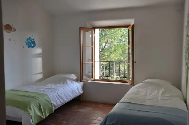 Bedroom 3 - Twin Beds